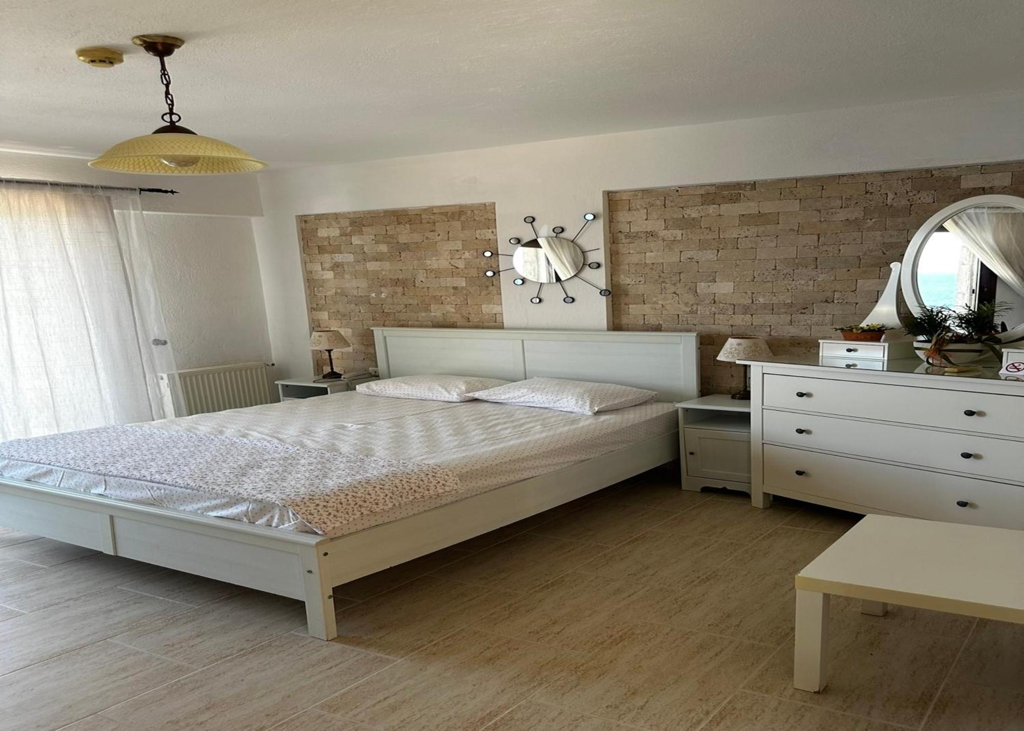 Nergis Hotel Karaburun  Exterior photo